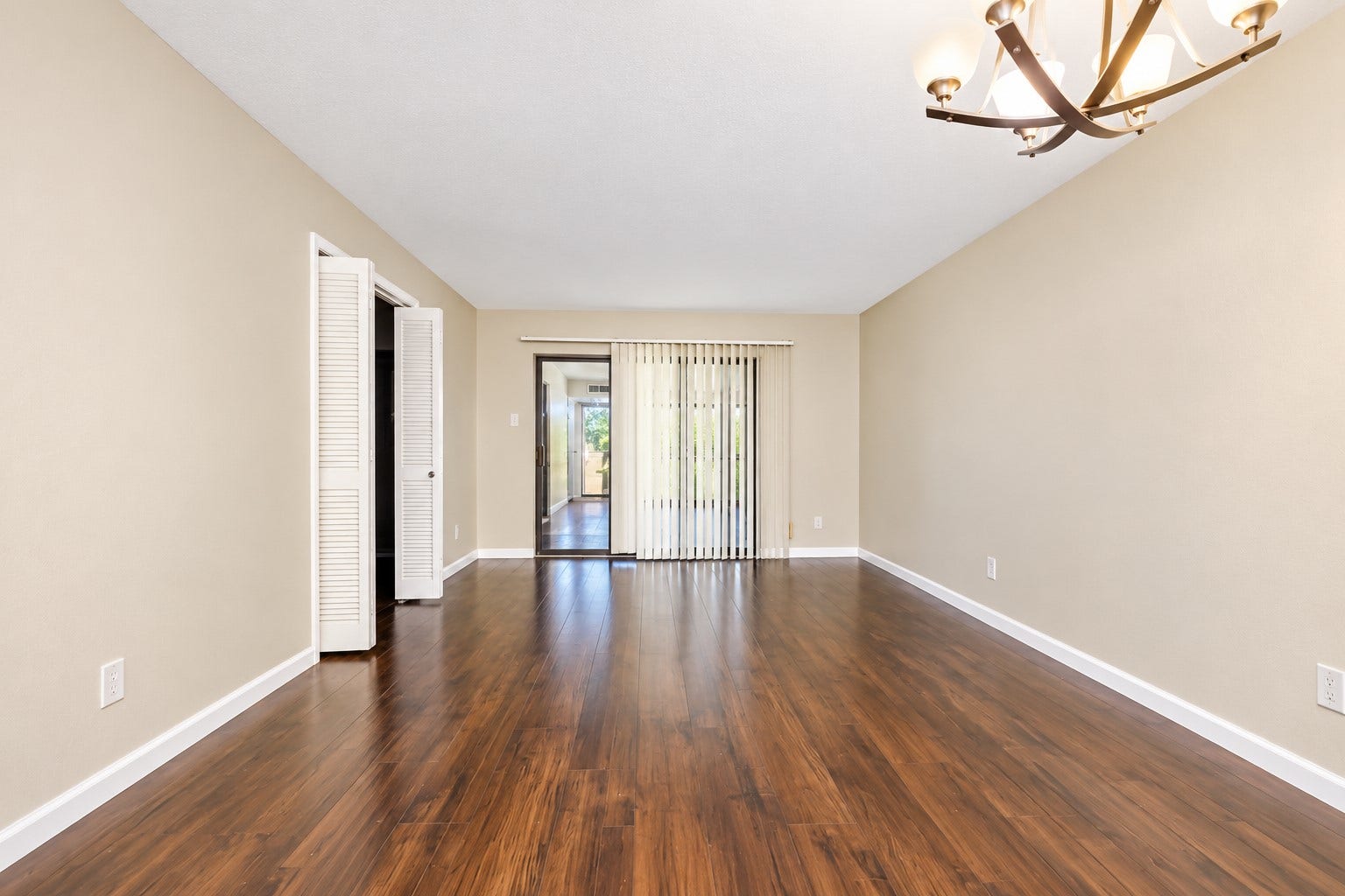 3035 Walnut Bend Lane, #33, Houston, TX 77042 3035 Walnut Bend Lane, #33, Houston, TX 77042