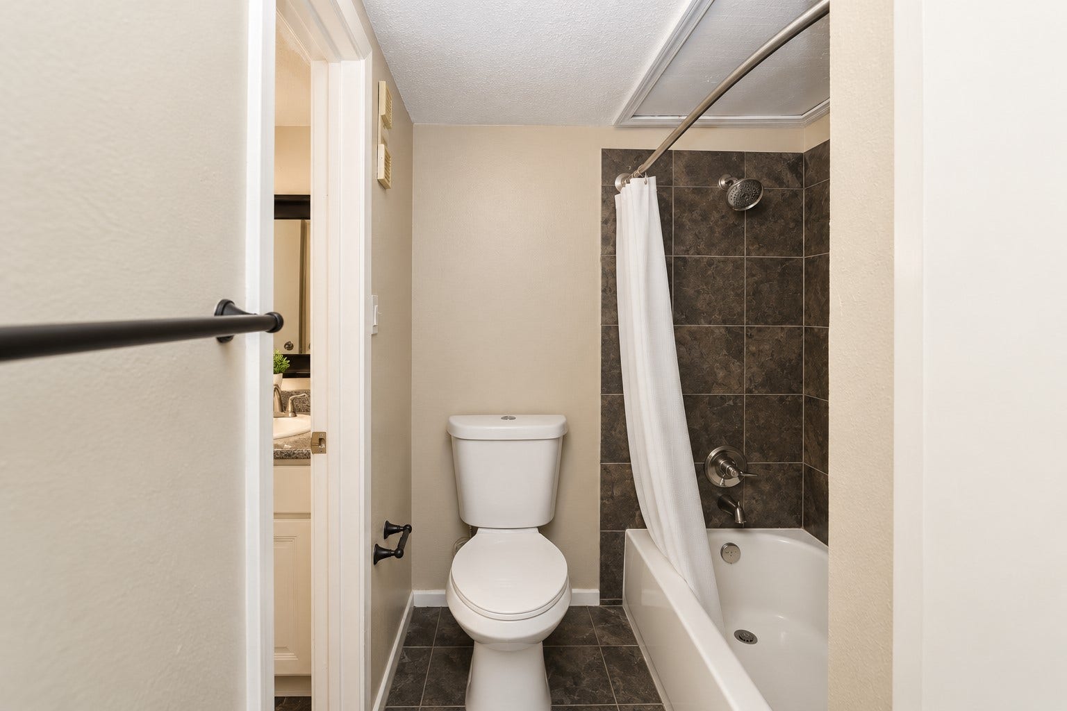 3035 Walnut Bend Lane, #33, Houston, TX 77042 3035 Walnut Bend Lane, #33, Houston, TX 77042
