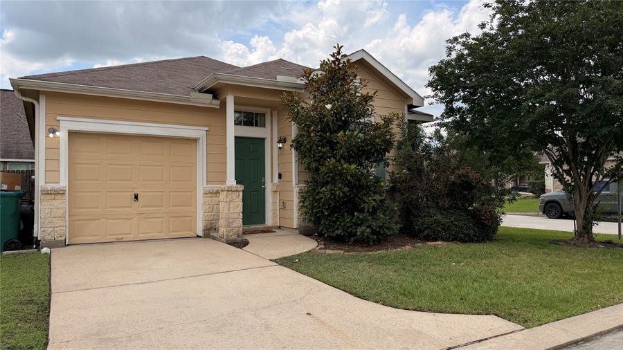 Property photo for 4079 Mossy Spring Lane, Spring, TX