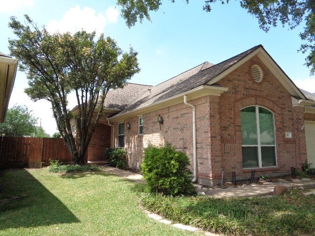 Property photo for 58 Parkway Place, Jersey Village, TX