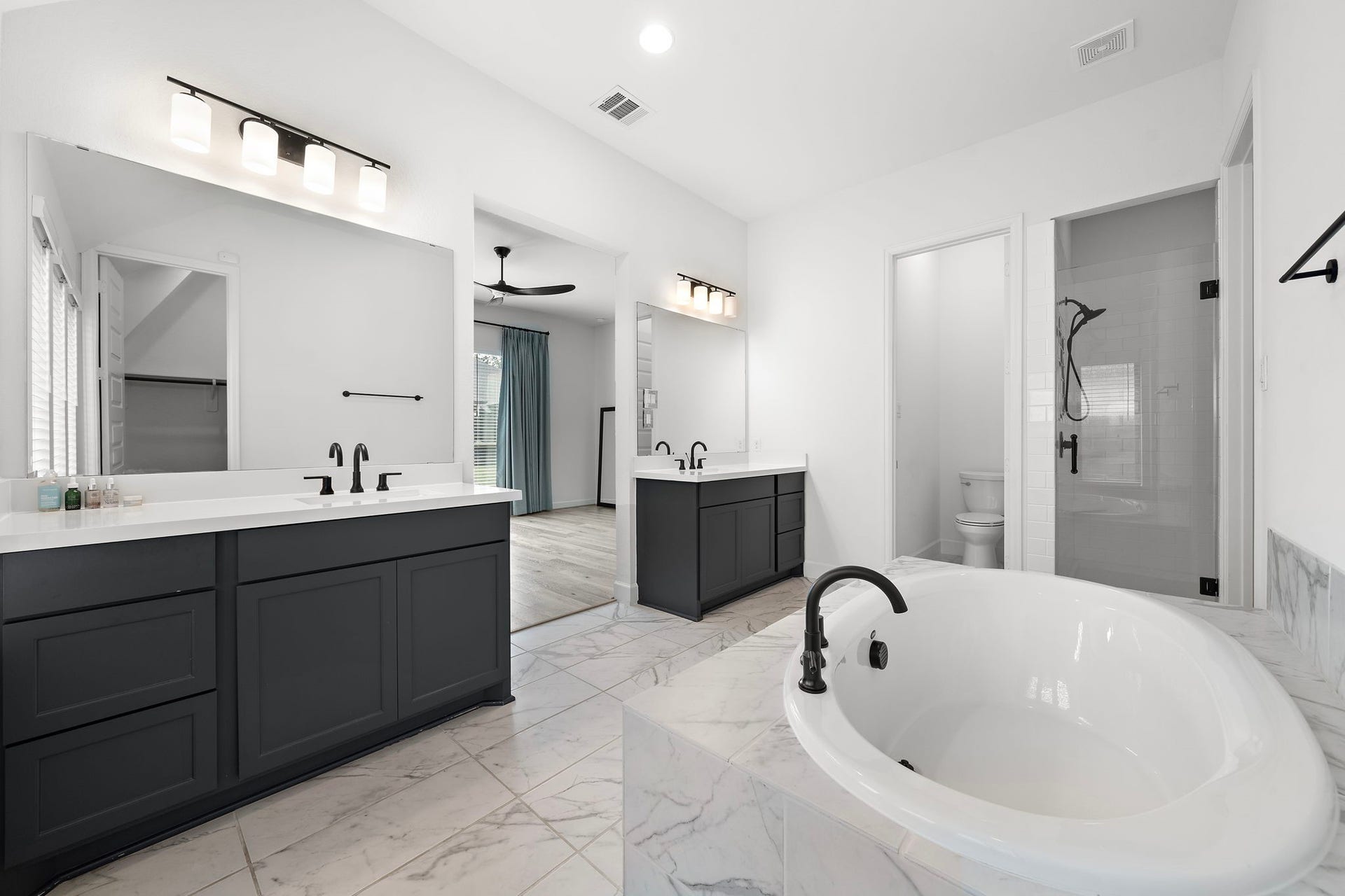 16943 Lupine Meadow Lane, Humble, TX 77346 Primary bath with 2 vanity areas