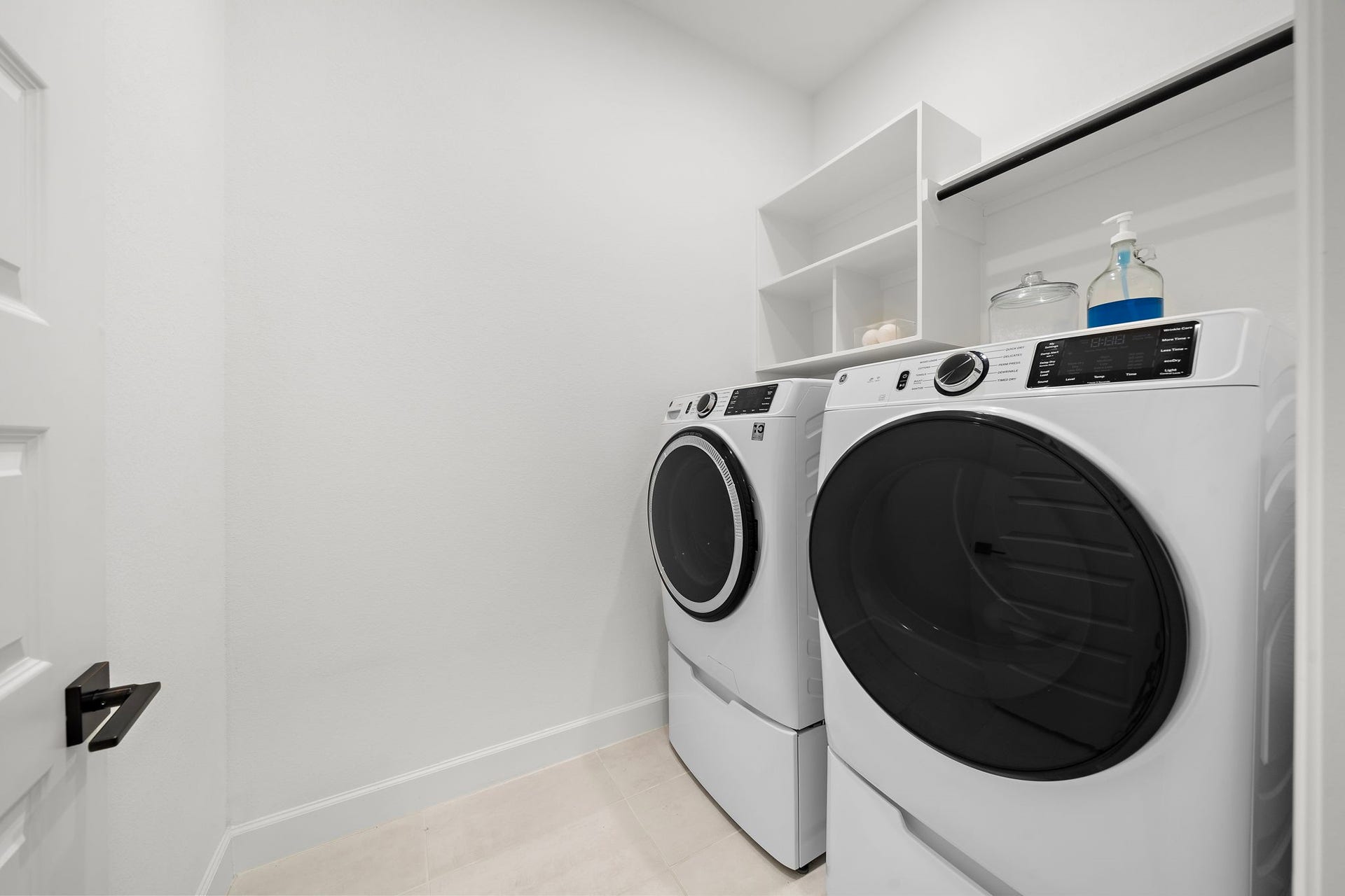 16943 Lupine Meadow Lane, Humble, TX 77346 Washer & Dryer included! Great size Laundry area.