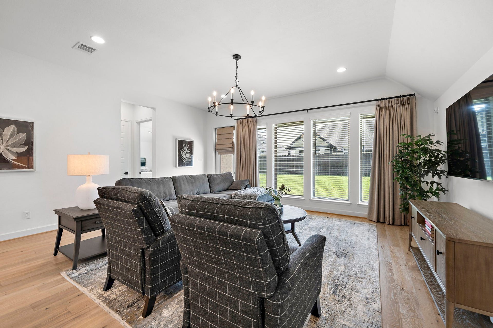 16943 Lupine Meadow Lane, Humble, TX 77346 Large windows overlooking the backyard