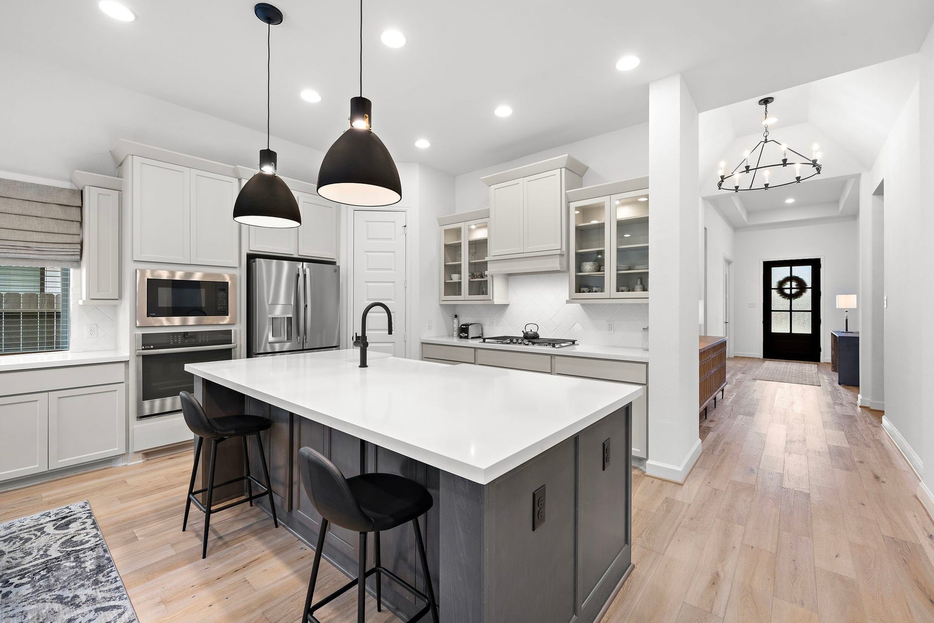 16943 Lupine Meadow Lane, Humble, TX 77346 Large kitchen island
