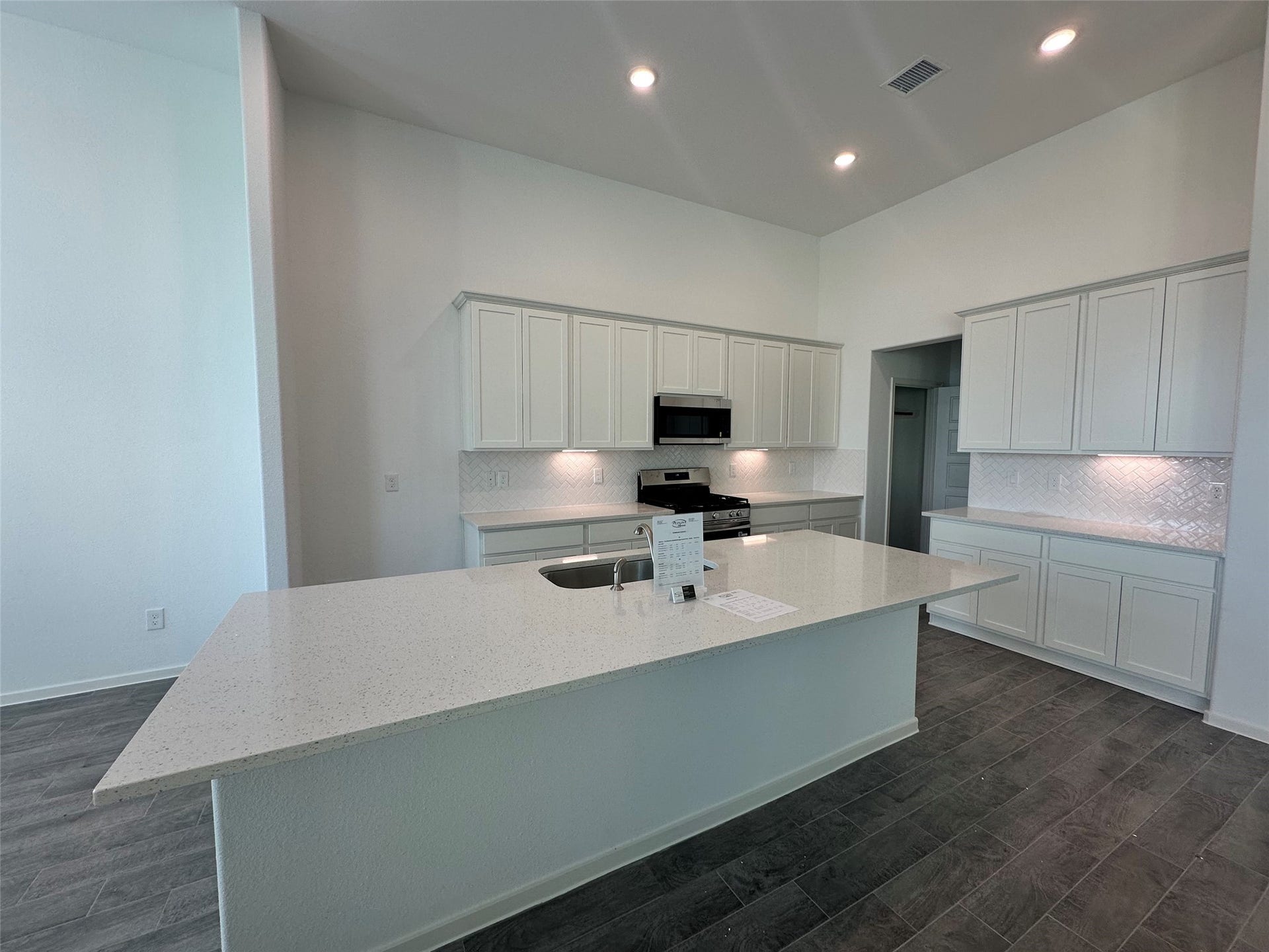 2510 Shallow Lake Lane, Iowa Colony, TX 77583