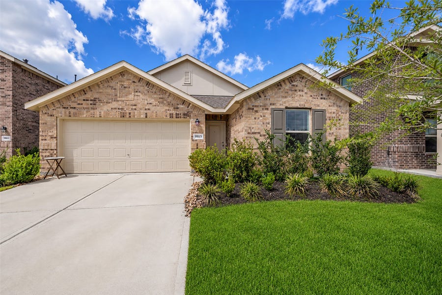 Property photo for 9815 Bellwick Hollow Court, Baytown, TX