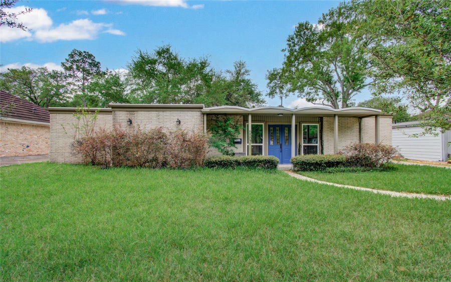Property photo for 5507 Braesvalley Drive, Houston, TX
