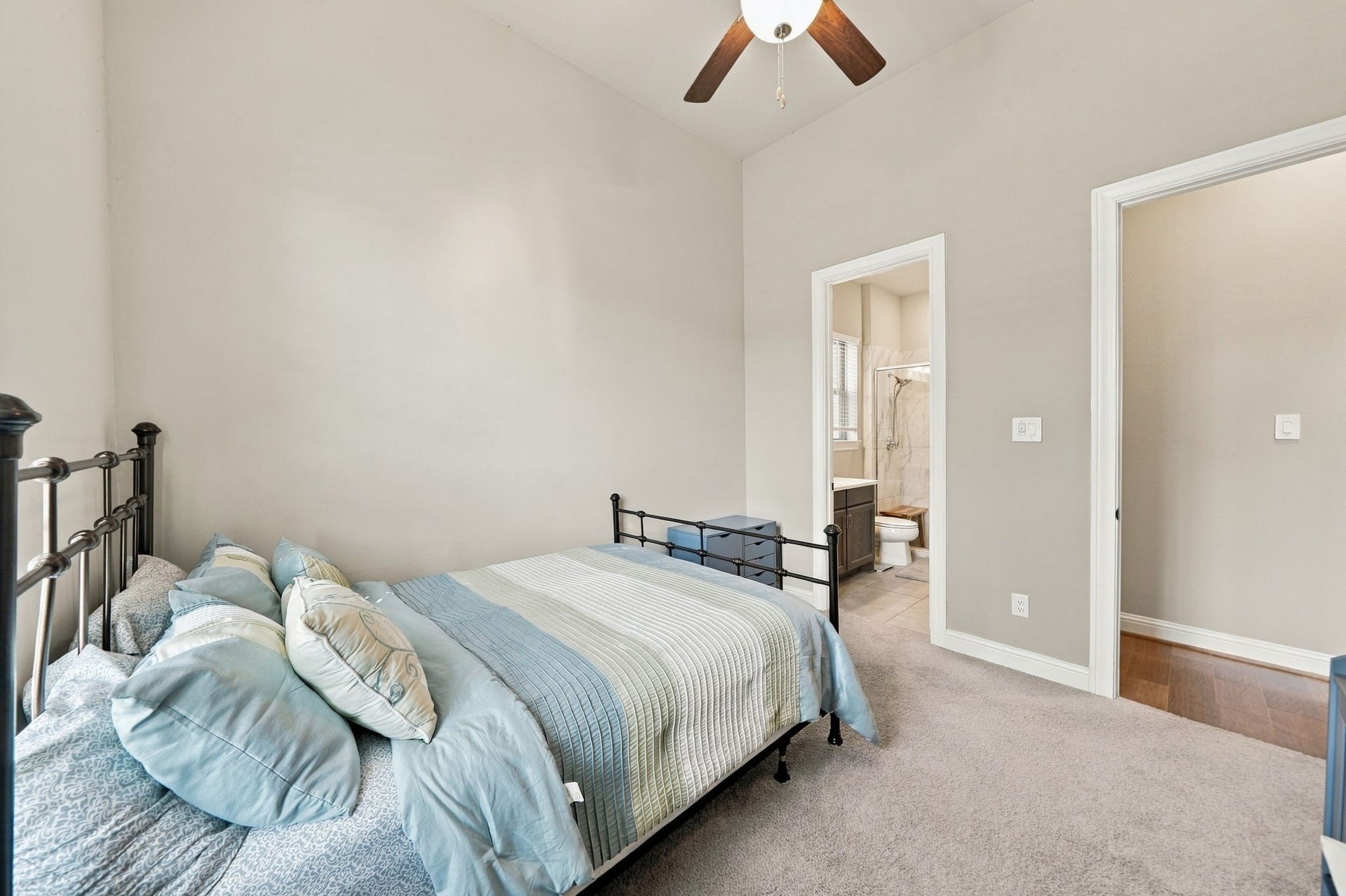 10511 Harvest Oak Court, Missouri City, TX 77459 Every bedroom has a dedicated full bathroom!
