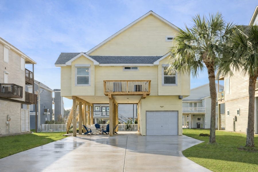 Property photo for 13723 Pirates Beach Boulevard, Galveston, TX