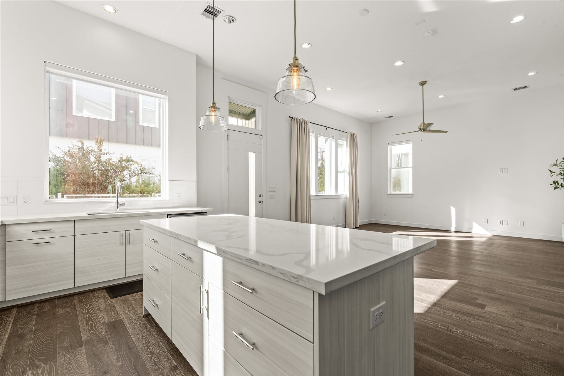 9811 Finch Falls Lane, Houston, TX 77080