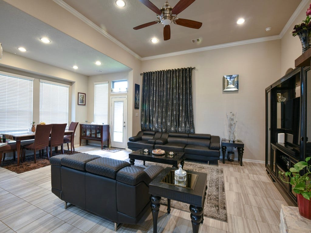 6127 Rosehill Harvest Loop, Katy, TX 77493 Living room
