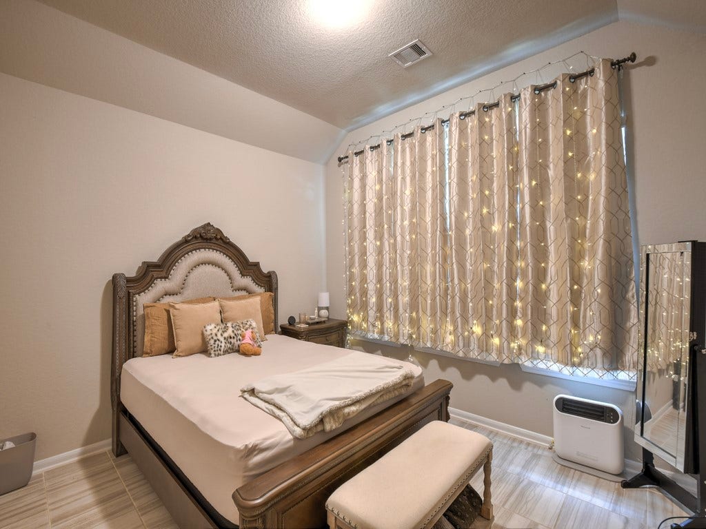 6127 Rosehill Harvest Loop, Katy, TX 77493 Bedroom 1
