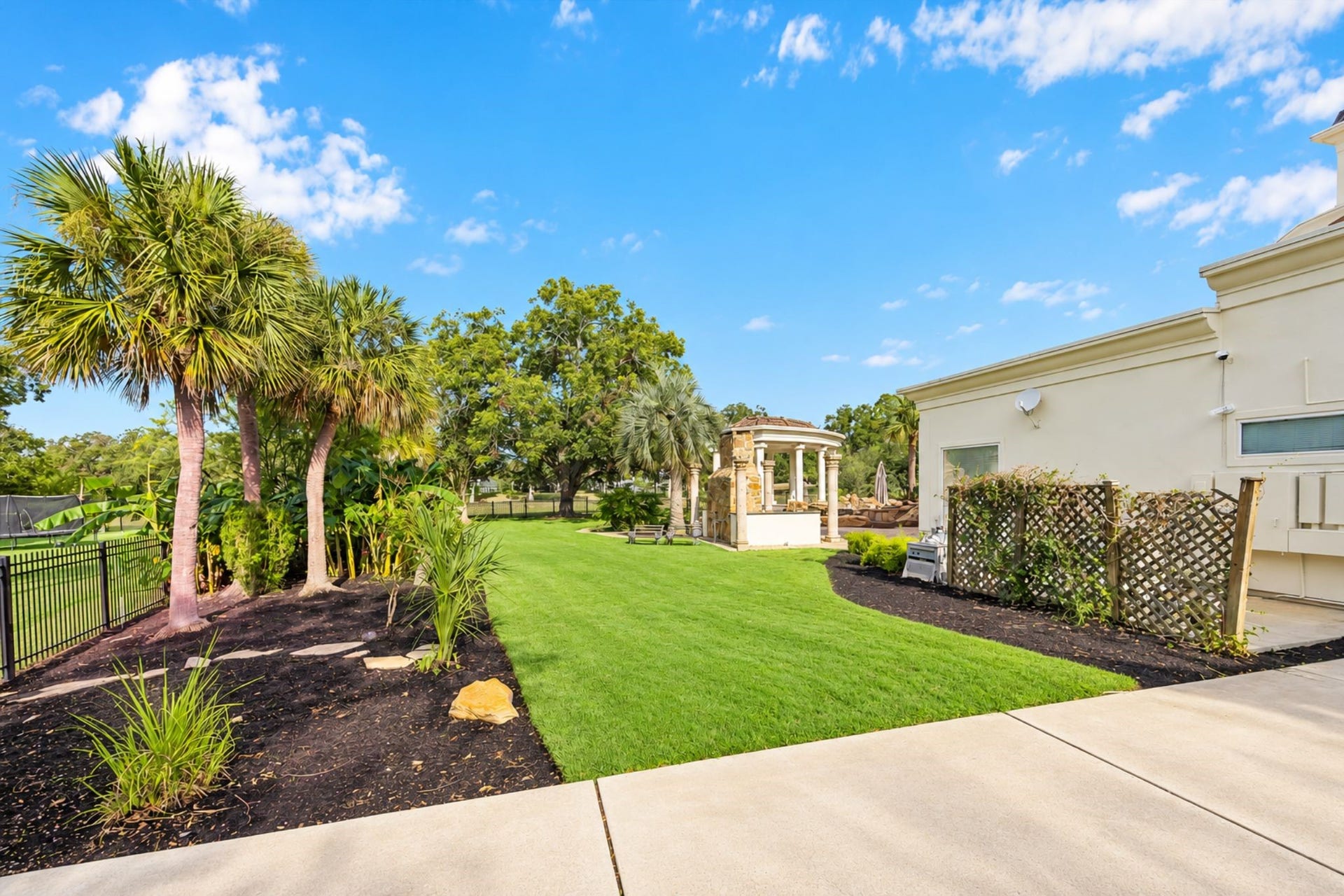 1822 FOREST GATE CIRCLE, Sugar Land, TX 77479 1822 FOREST GATE CIRCLE, Sugar Land, TX 77479