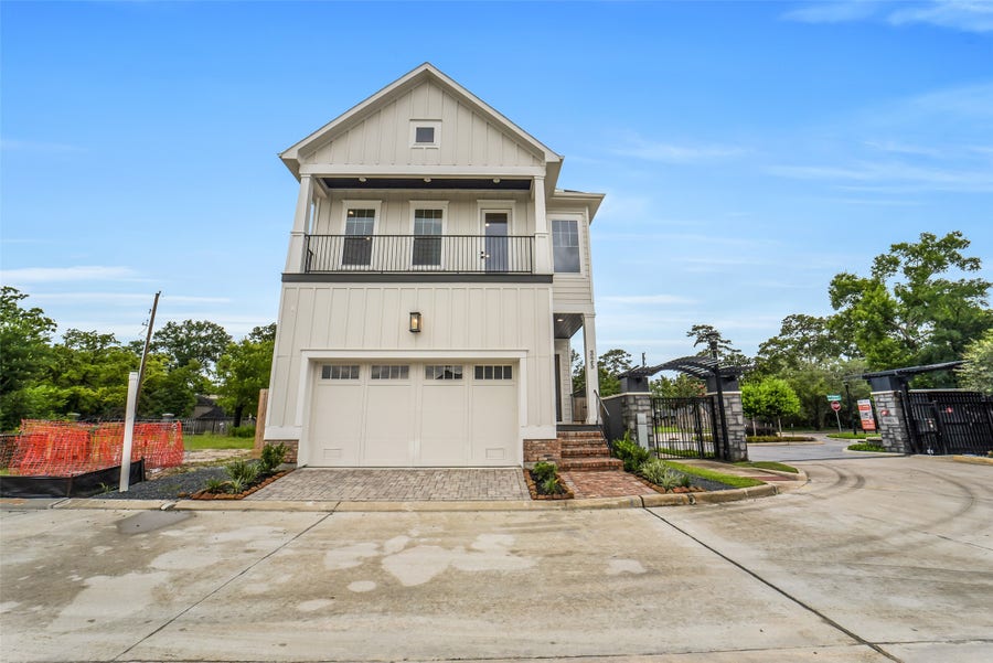 Property photo for 325 Forest Reserve Place, Houston, TX