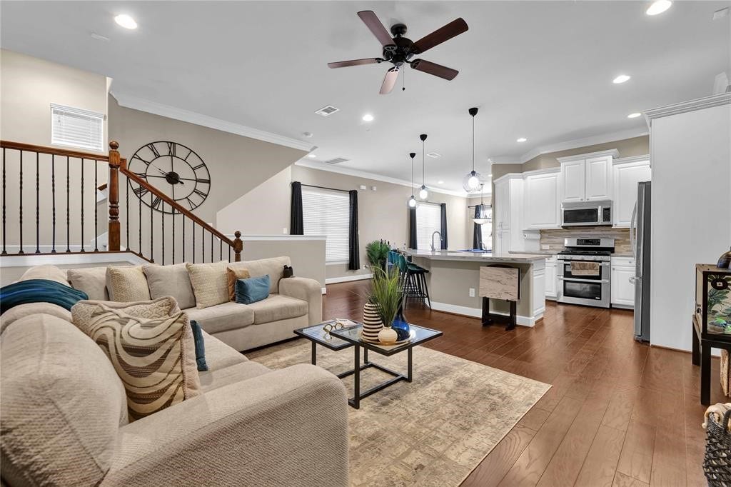 14502 San Pietro Drive, Houston, TX 77070 Open-concept living!