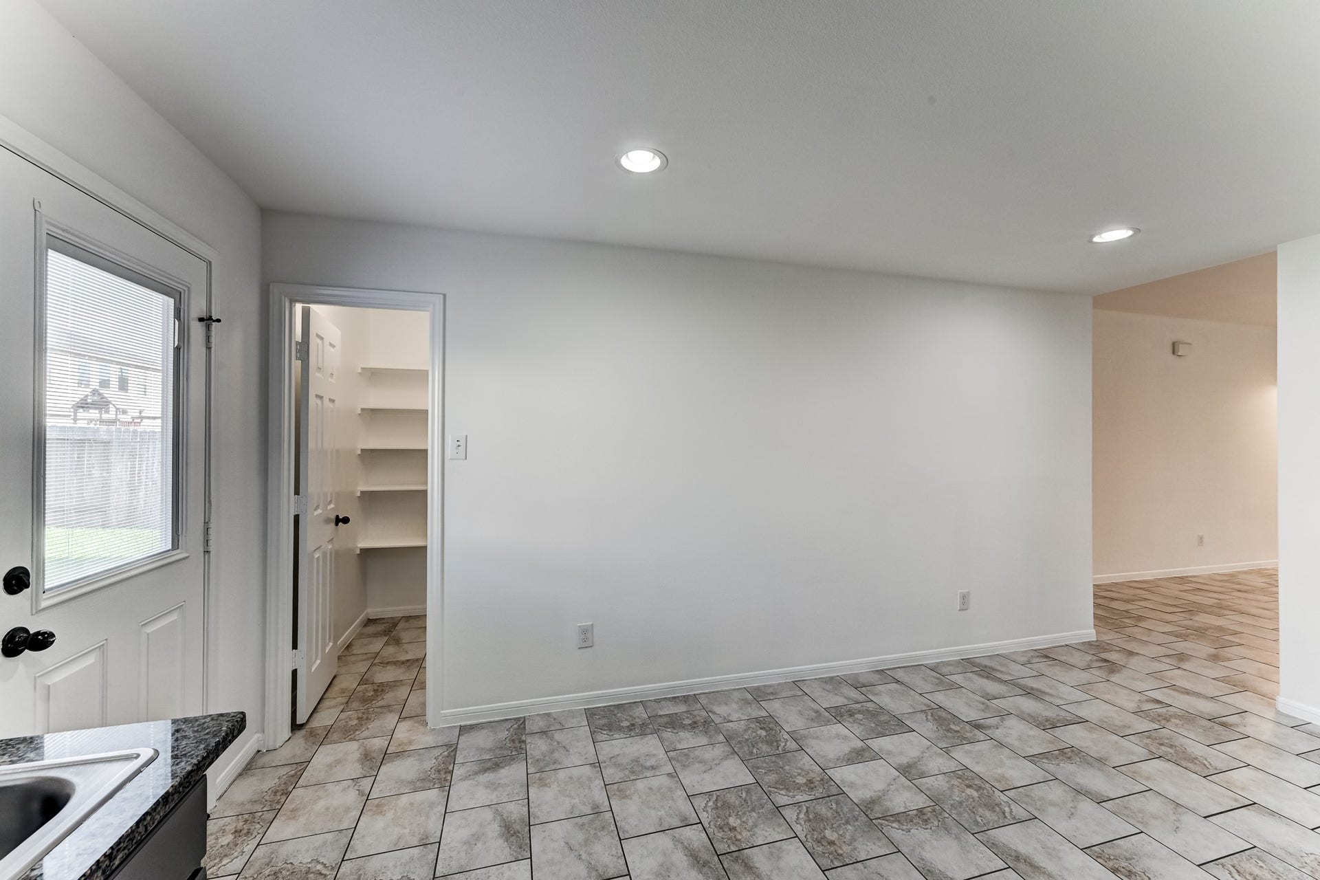 5426 Casa Batillo Drive, Katy, TX 77449 Bright, spacious dining area