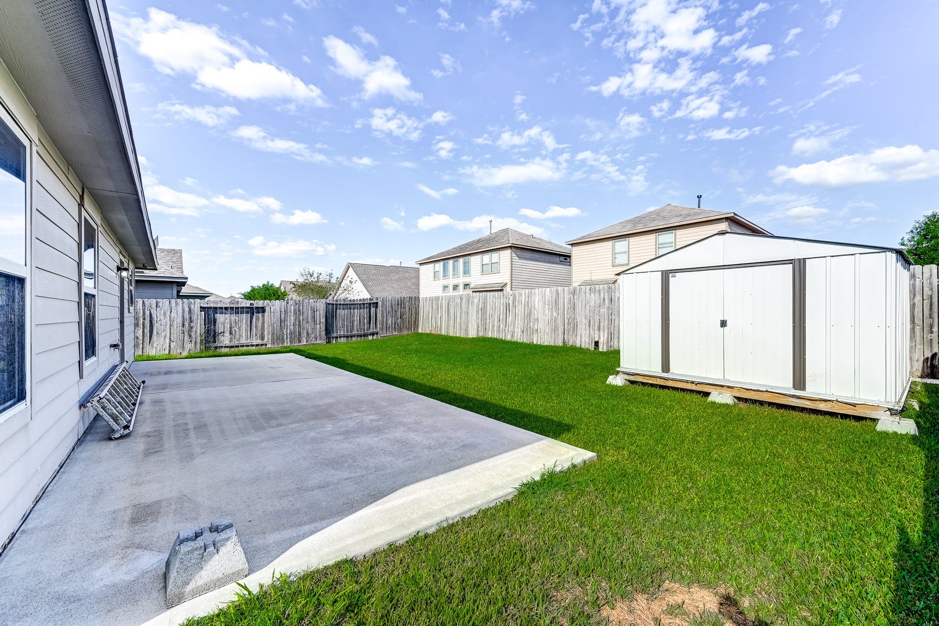 5426 Casa Batillo Drive, Katy, TX 77449 Spacious fully fenced backyard