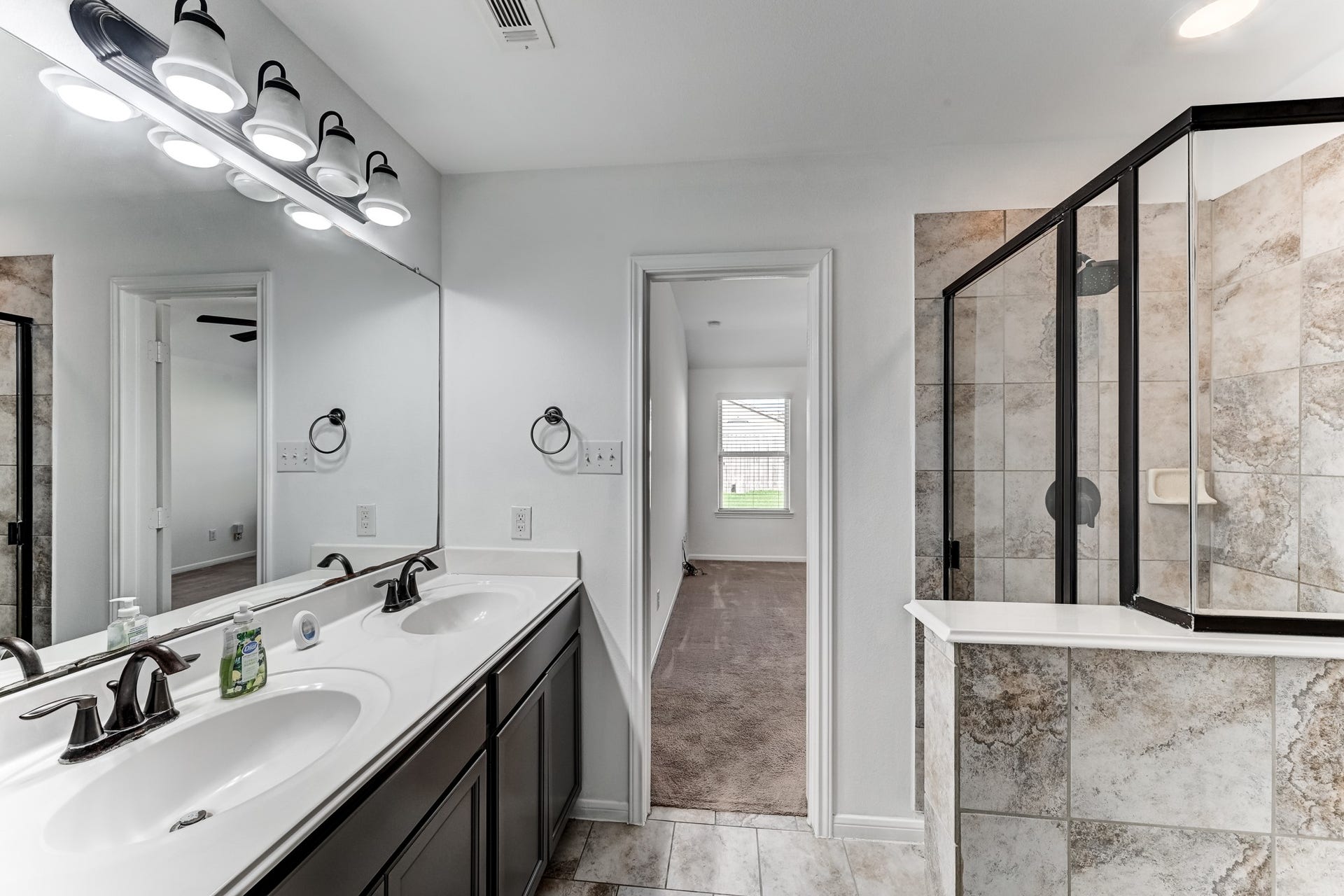 5426 Casa Batillo Drive, Katy, TX 77449 Primary bathroom with double vanity