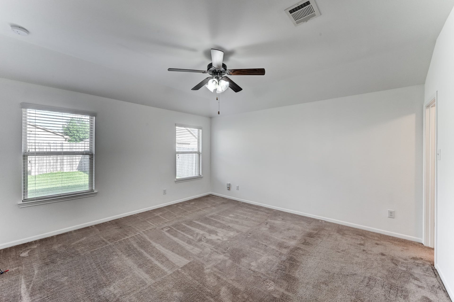 5426 Casa Batillo Drive, Katy, TX 77449 Spacious primary suite with natural light