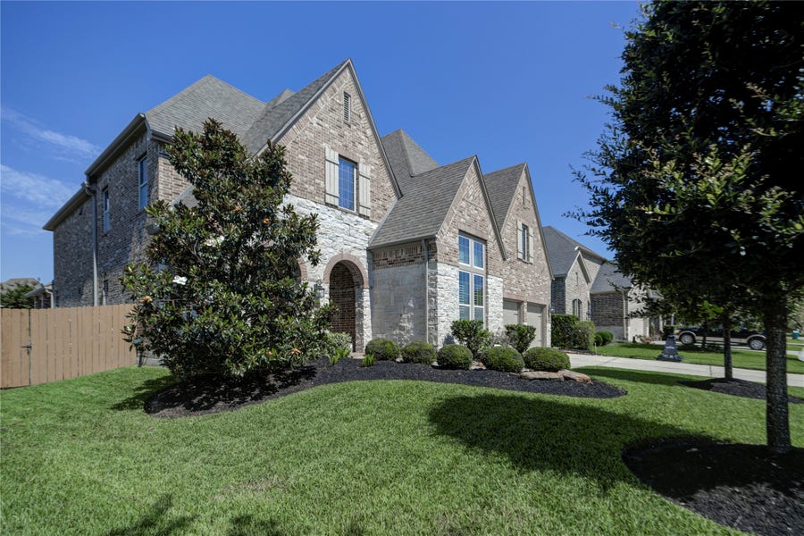 Property photo for 28287 Calaveras Lake Drive, Spring, TX