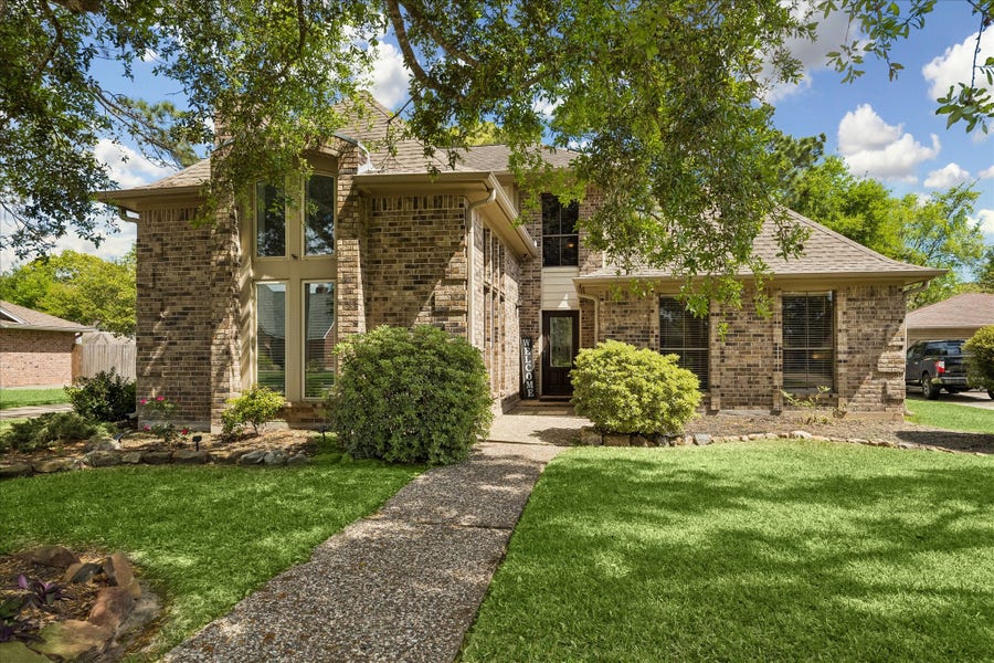 Property photo for 1205 Middlecreek Street, Friendswood, TX