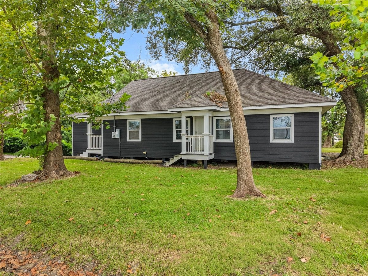5201 Main Street, Santa Fe, TX 77510 5201 Main Street, Santa Fe, TX 77510