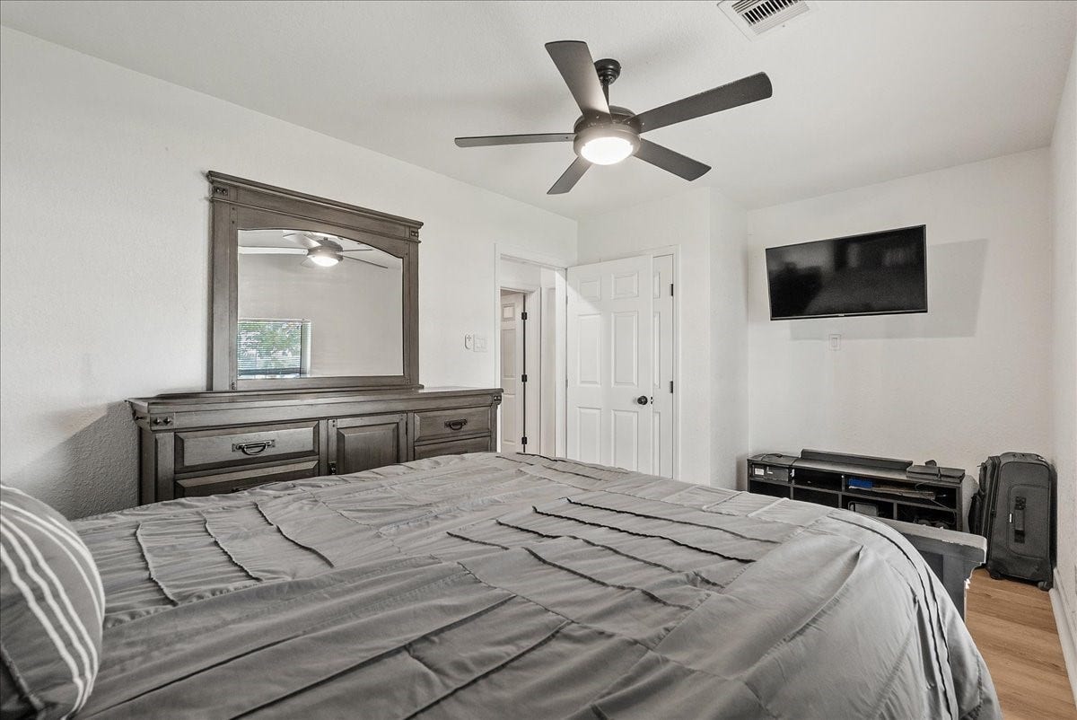 5201 Main Street, Santa Fe, TX 77510 Bedroom 3