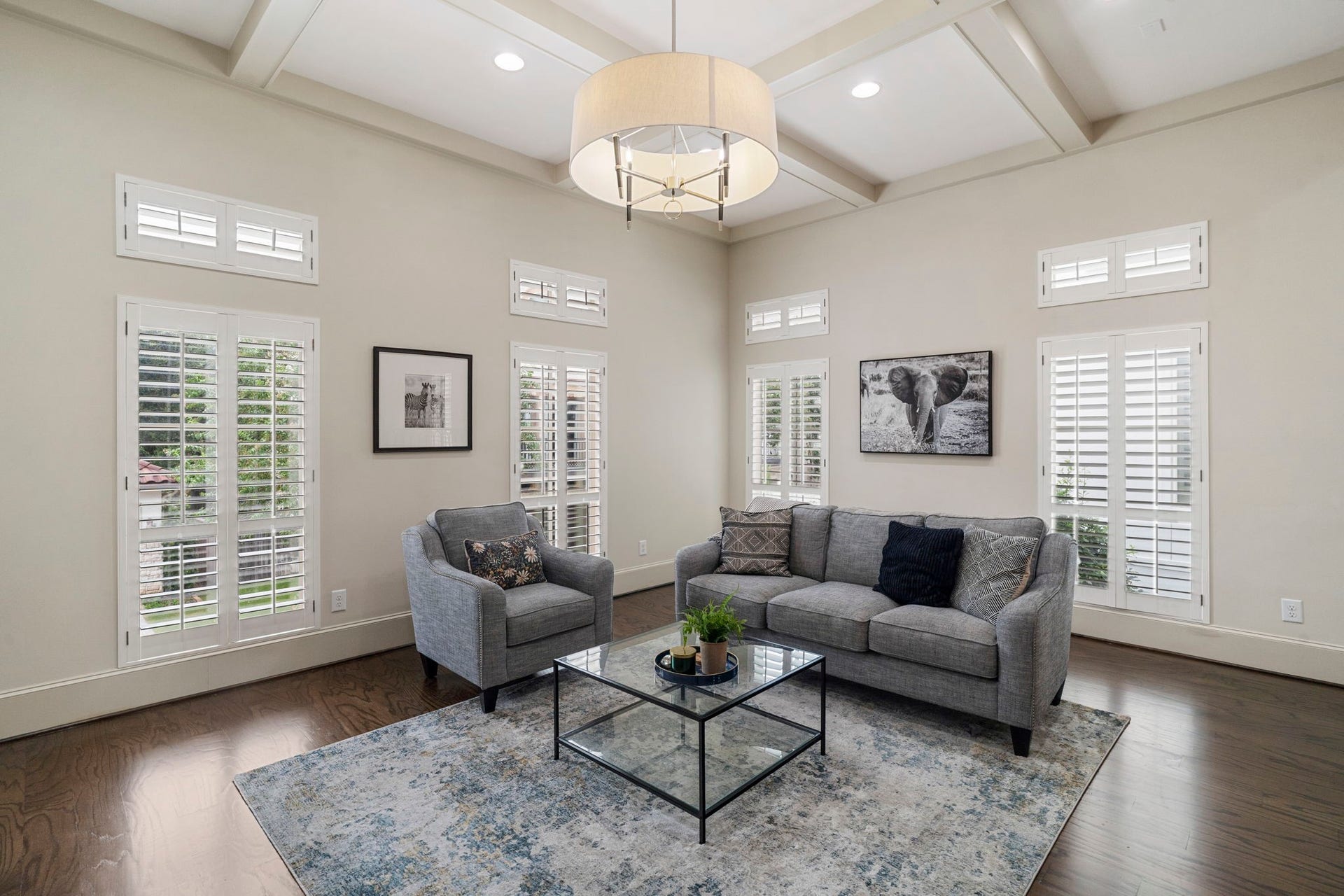 15931 Morgan Street, Sugar Land, TX 77478 Oversized windows with transoms fill the living room with natural light.