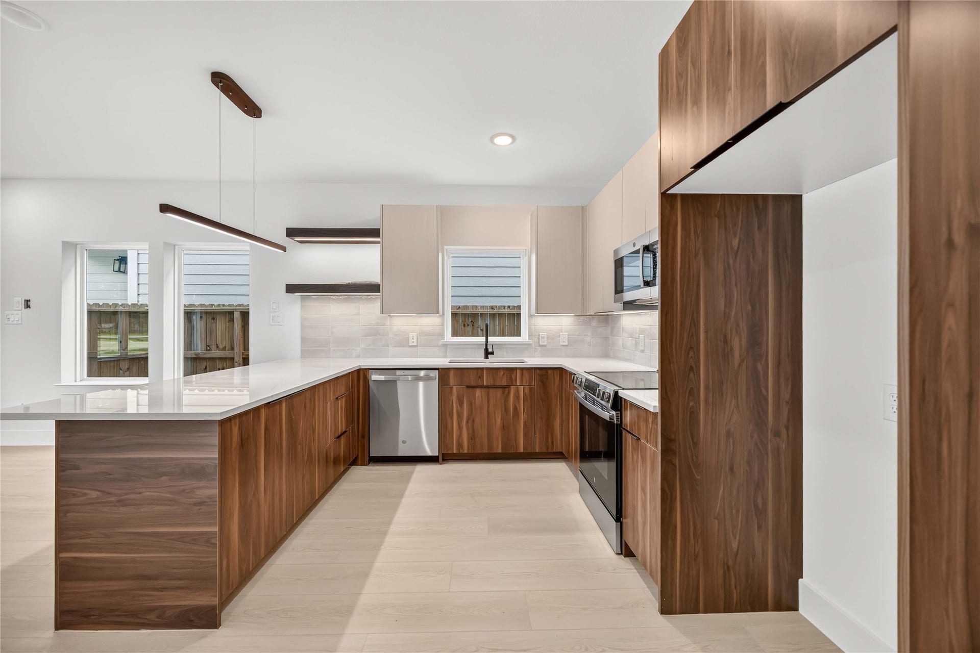 959/961 Ringold Street, #A/B, Houston, TX 77088 959/961 Ringold Street, #A/B, Houston, TX 77088