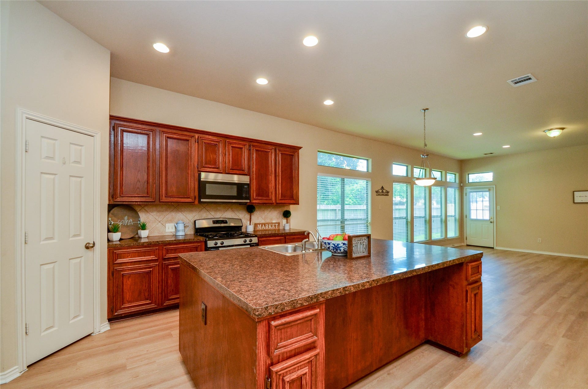 4438 Kirk Manor Court, Fresno, TX 77545 4438 Kirk Manor Court, Fresno, TX 77545