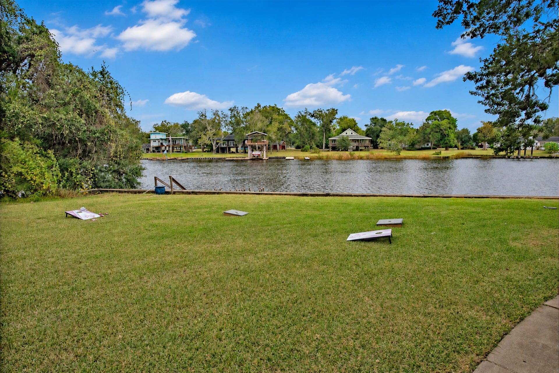 4924 County Road 819, Brazoria, TX 77422 River