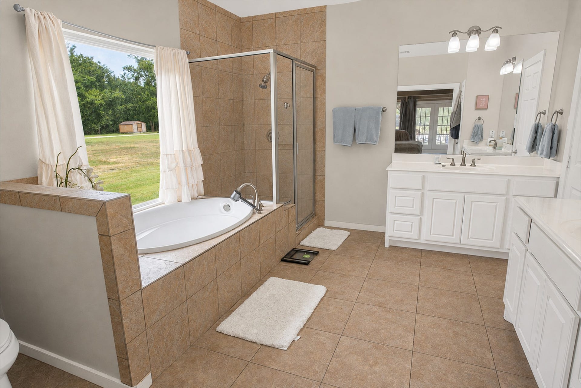 4924 County Road 819, Brazoria, TX 77422 Primary Bath