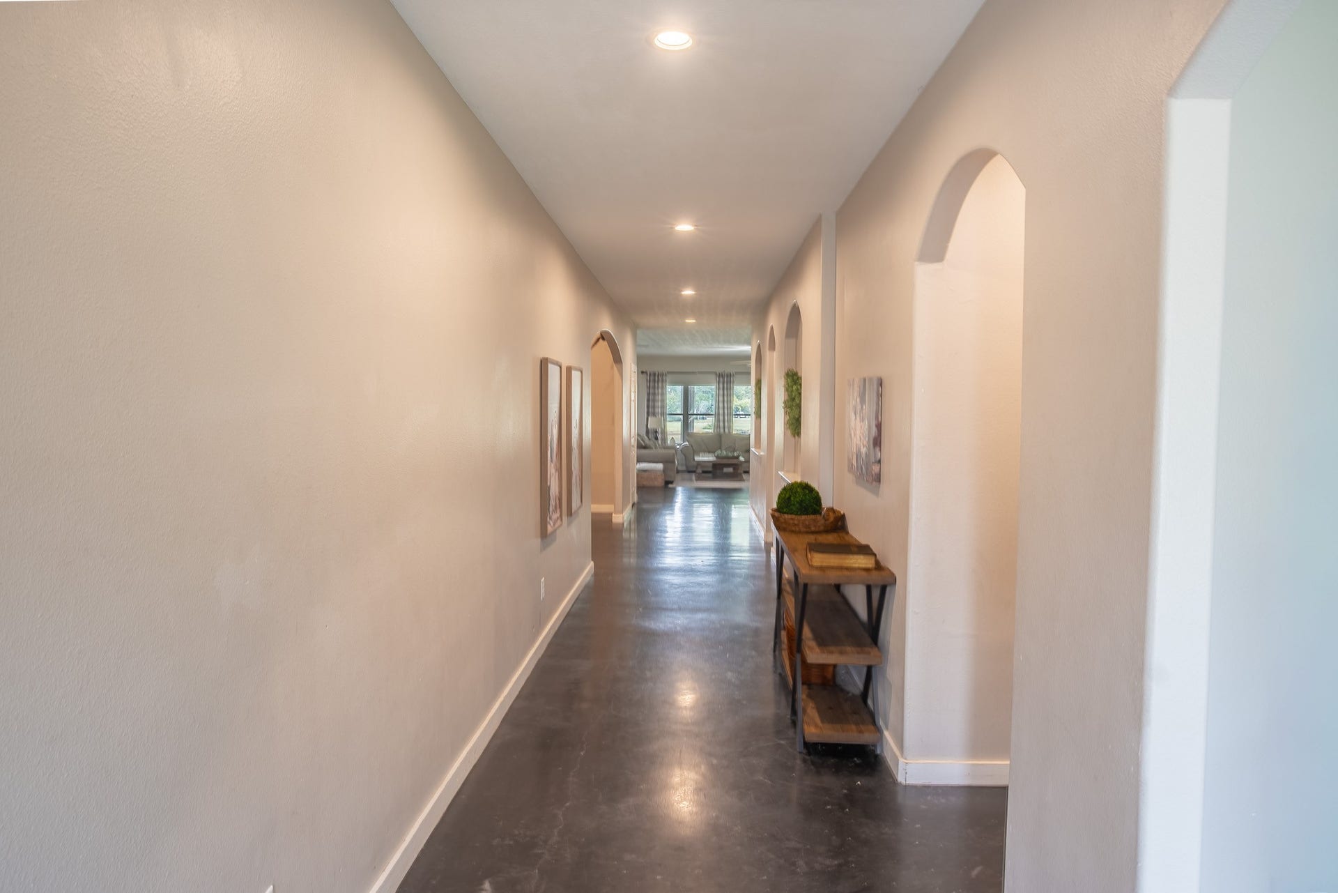 4924 County Road 819, Brazoria, TX 77422 Main Hallway