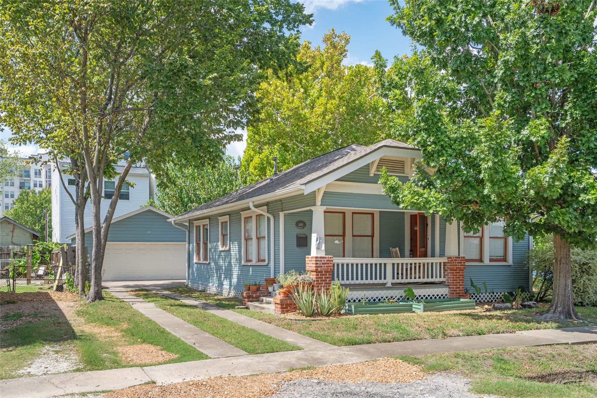 1417 Lawrence Street, Houston, TX 77008 1417 Lawrence Street, Houston, TX 77008