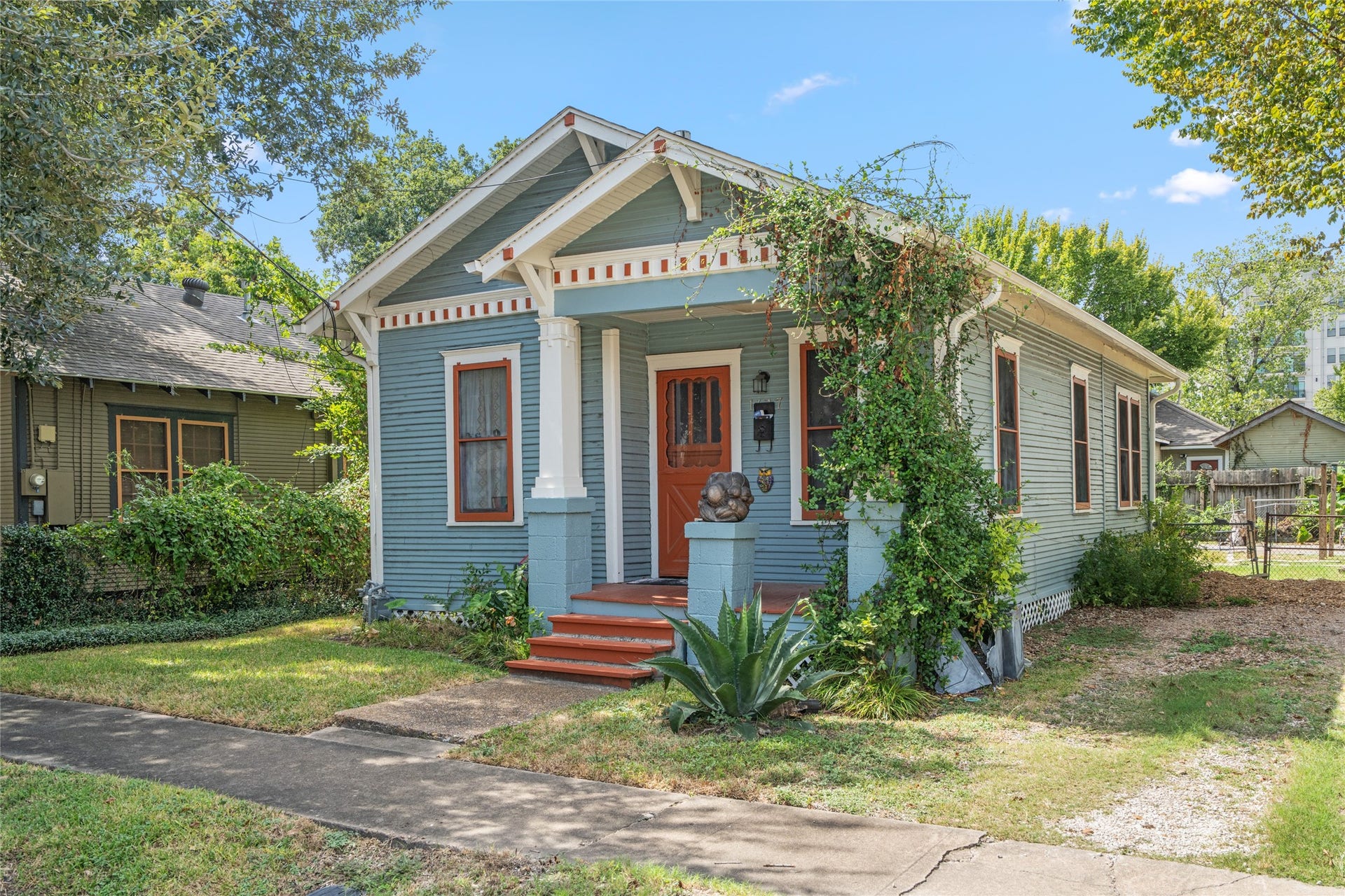 1417 Lawrence Street, Houston, TX 77008 1417 Lawrence Street, Houston, TX 77008