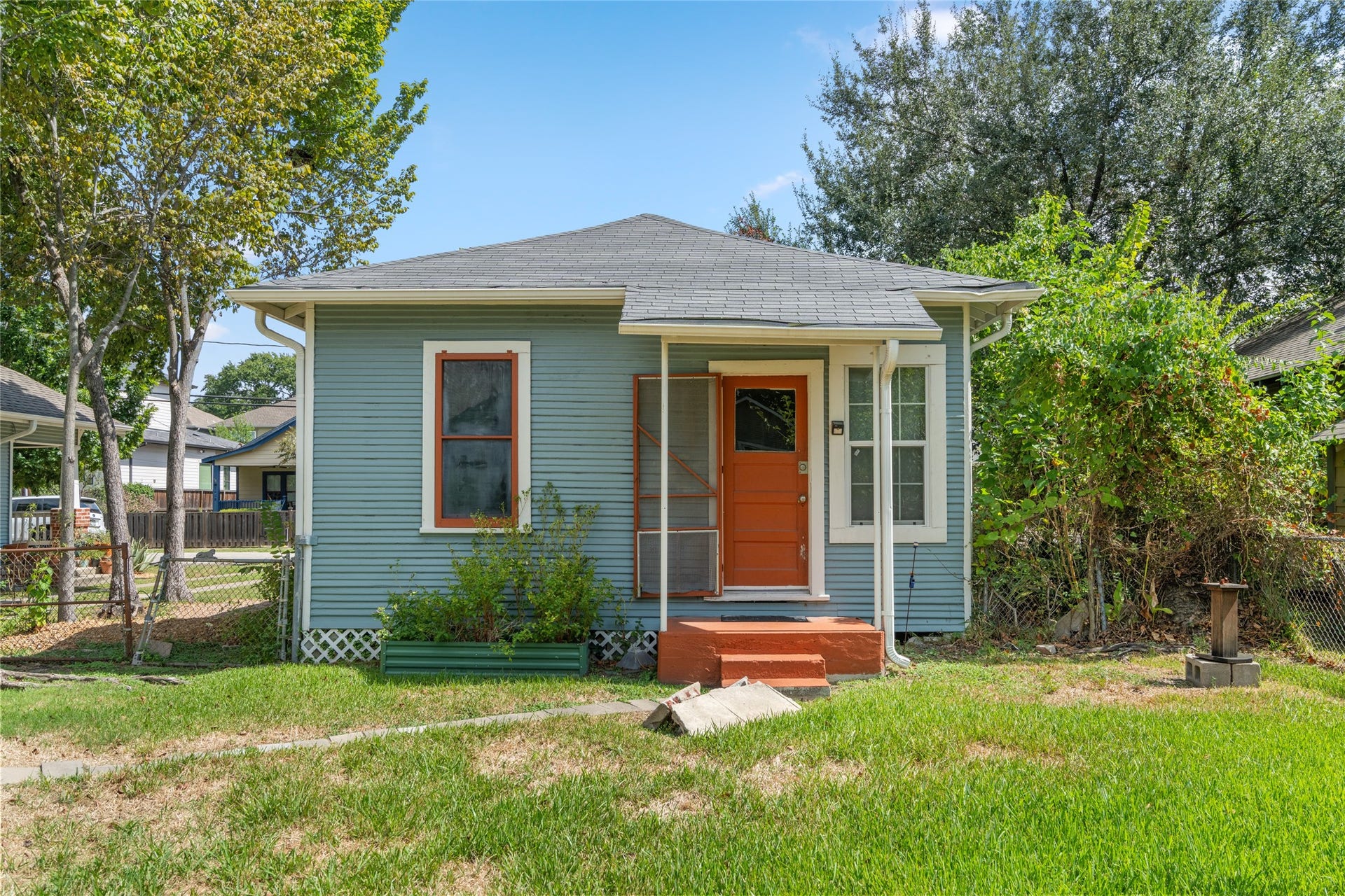 1417 Lawrence Street, Houston, TX 77008 1417 Lawrence Street, Houston, TX 77008