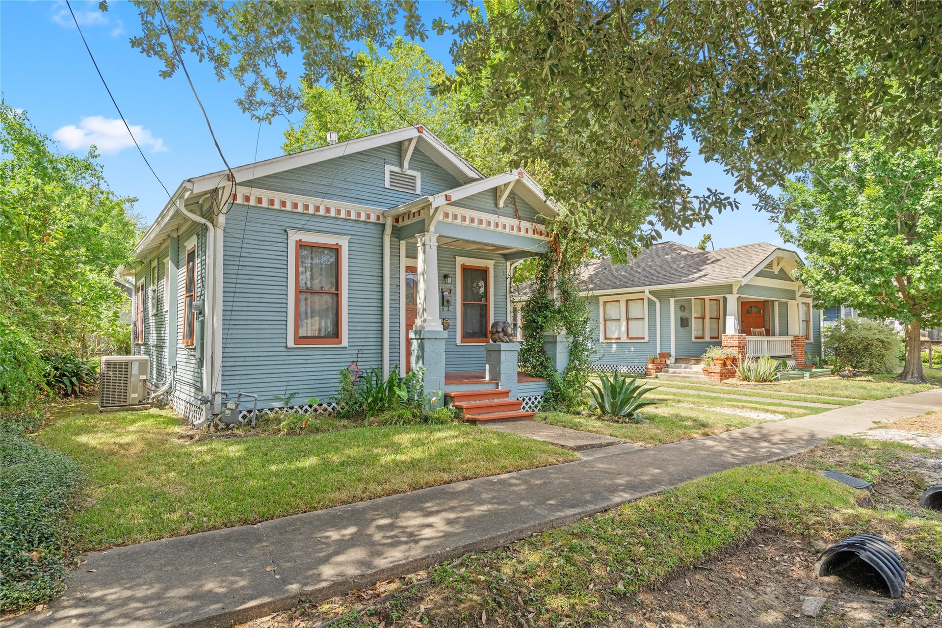 1417 Lawrence Street, Houston, TX 77008 1417 Lawrence Street, Houston, TX 77008