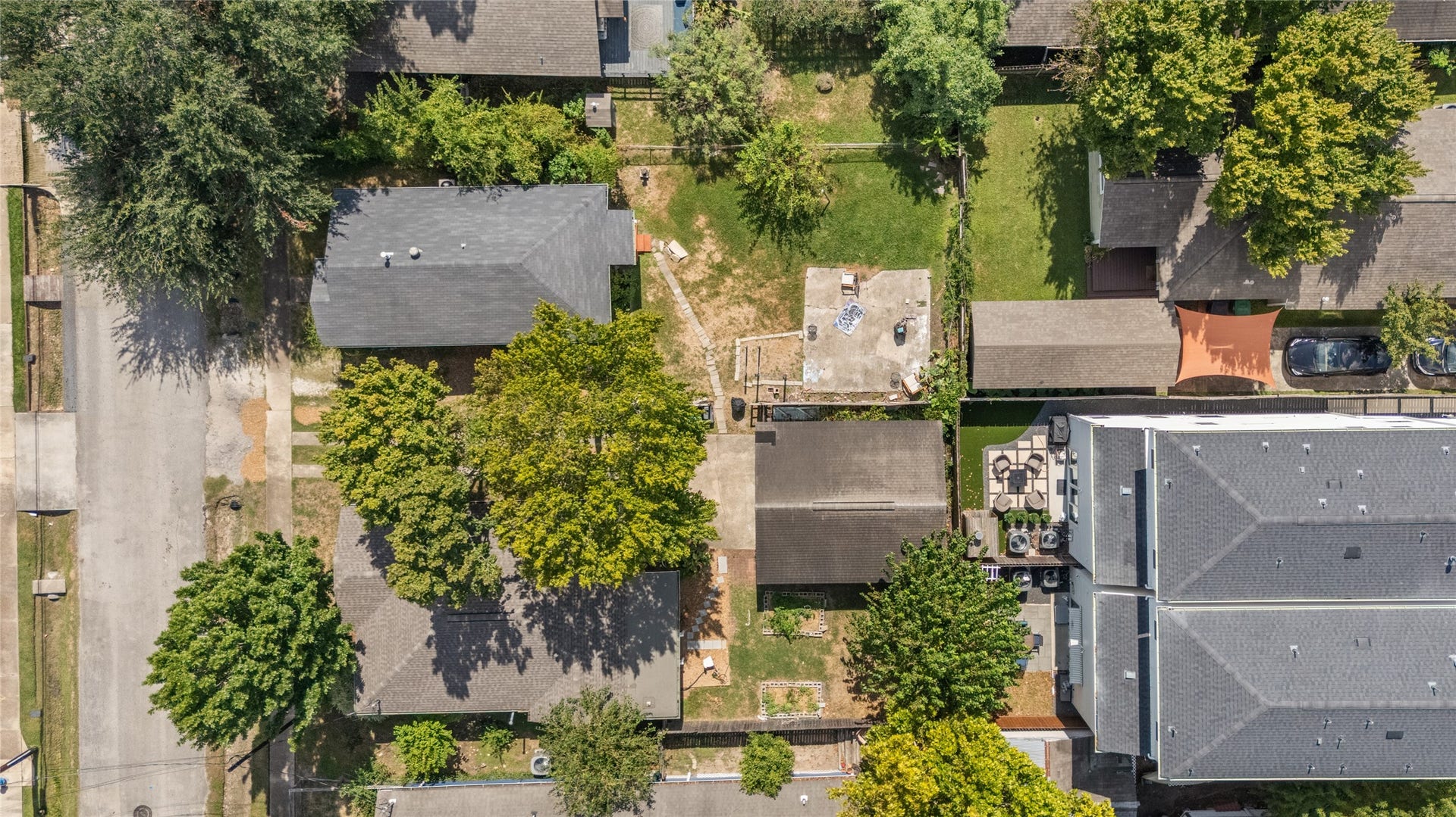 1417 Lawrence Street, Houston, TX 77008 1417 Lawrence Street, Houston, TX 77008