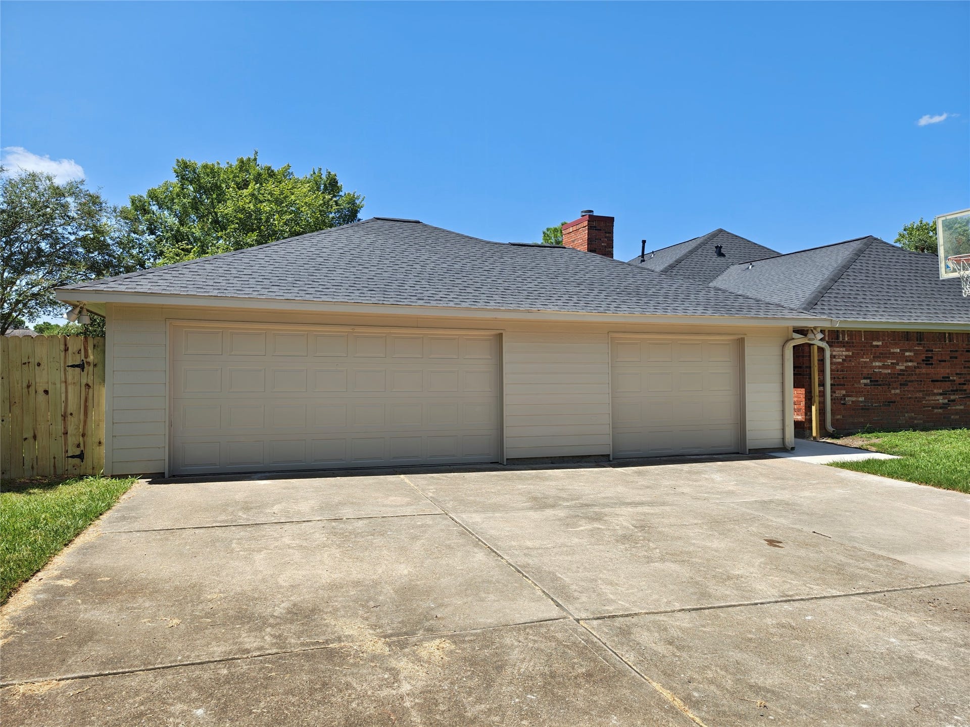 1301 Blueberry Lane, Friendswood, TX 77546 1301 Blueberry Lane, Friendswood, TX 77546