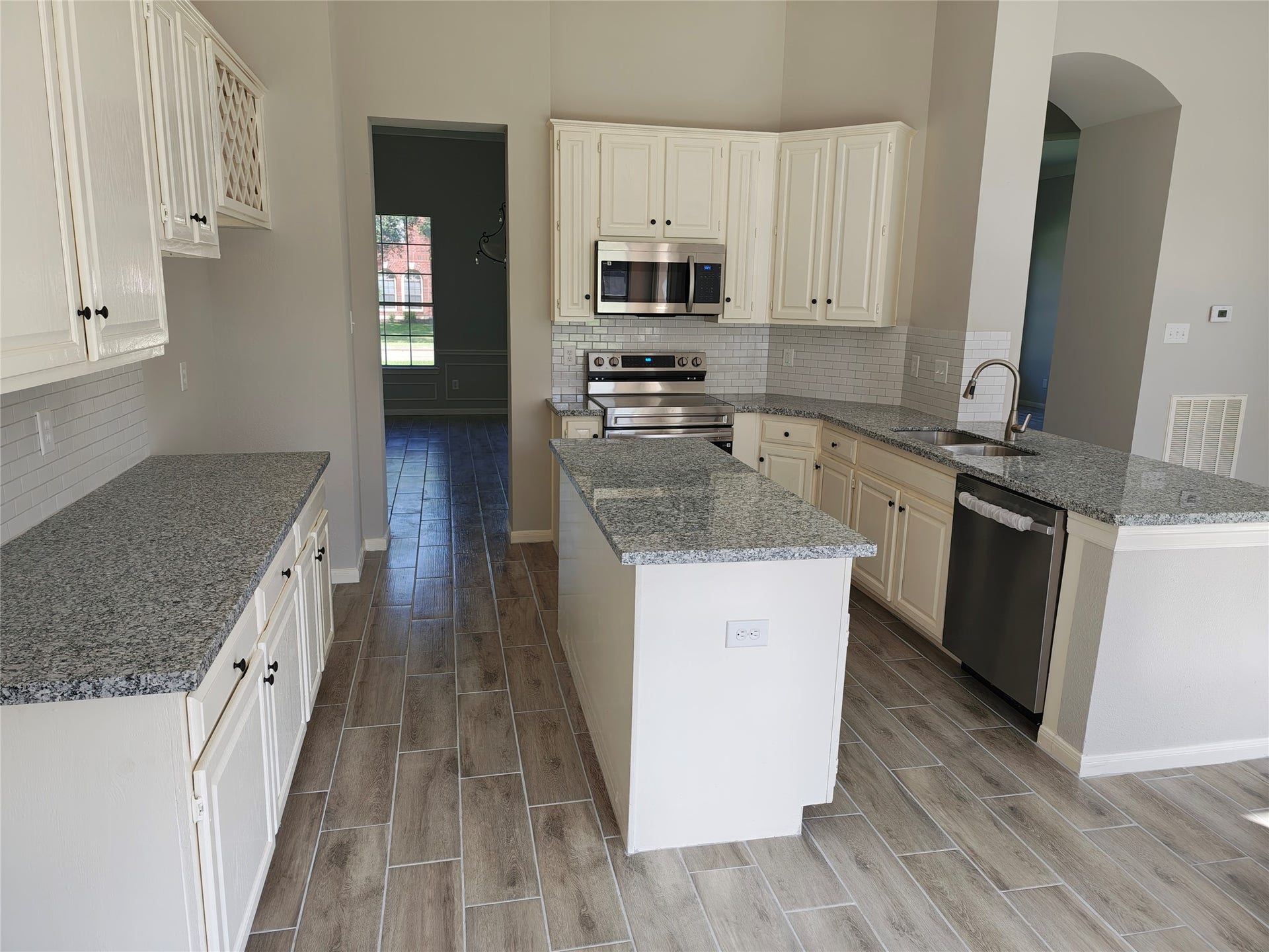 1301 Blueberry Lane, Friendswood, TX 77546 1301 Blueberry Lane, Friendswood, TX 77546