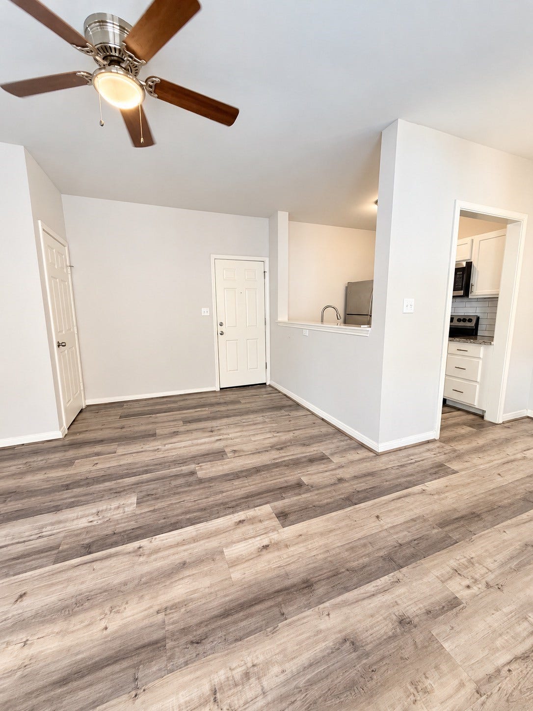4313 Harrisburg Boulevard, #4, Houston, TX 77003 Unit entrance.
