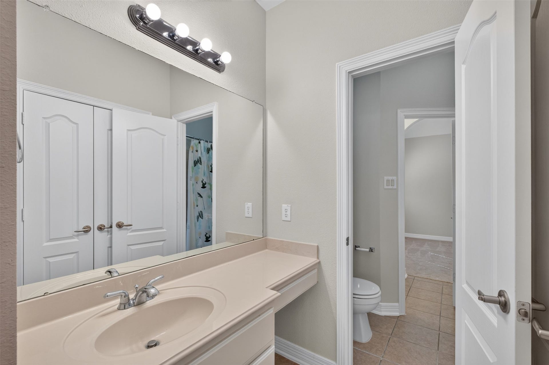 5923 Scarlett Bay Court, Katy, TX 77450 Bath 3