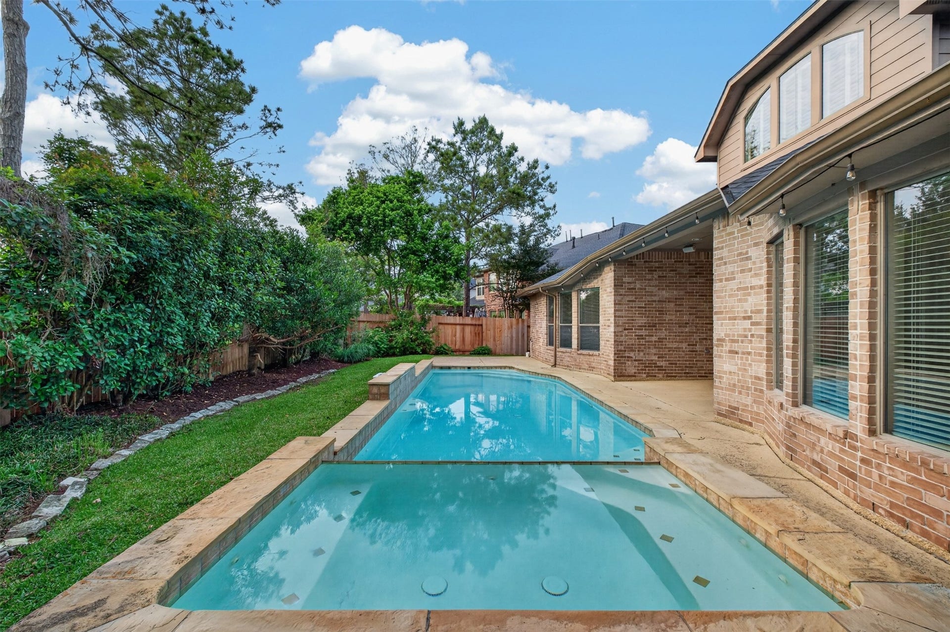 5923 Scarlett Bay Court, Katy, TX 77450 Beautiful pool with spa