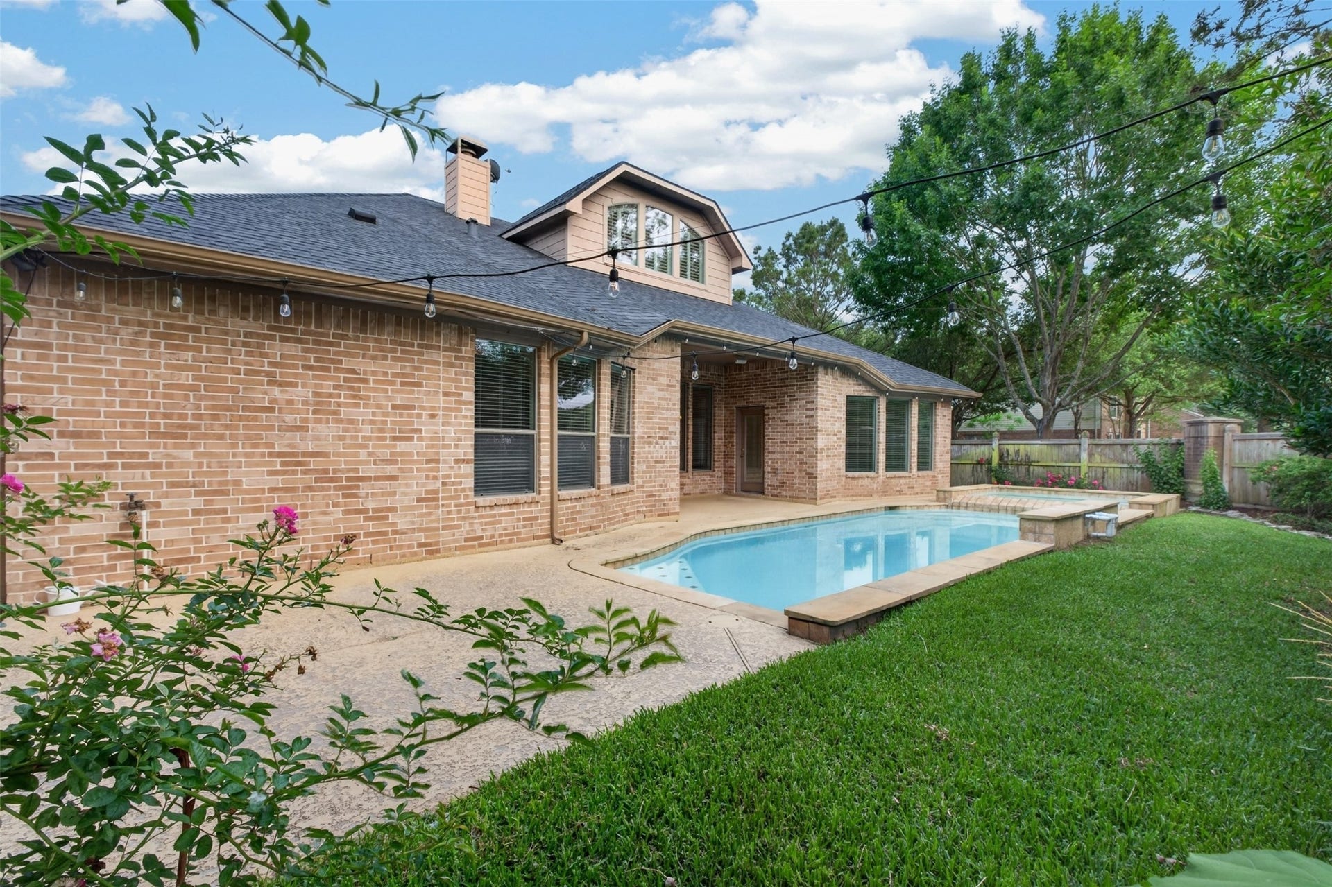 5923 Scarlett Bay Court, Katy, TX 77450 Back yard and pool