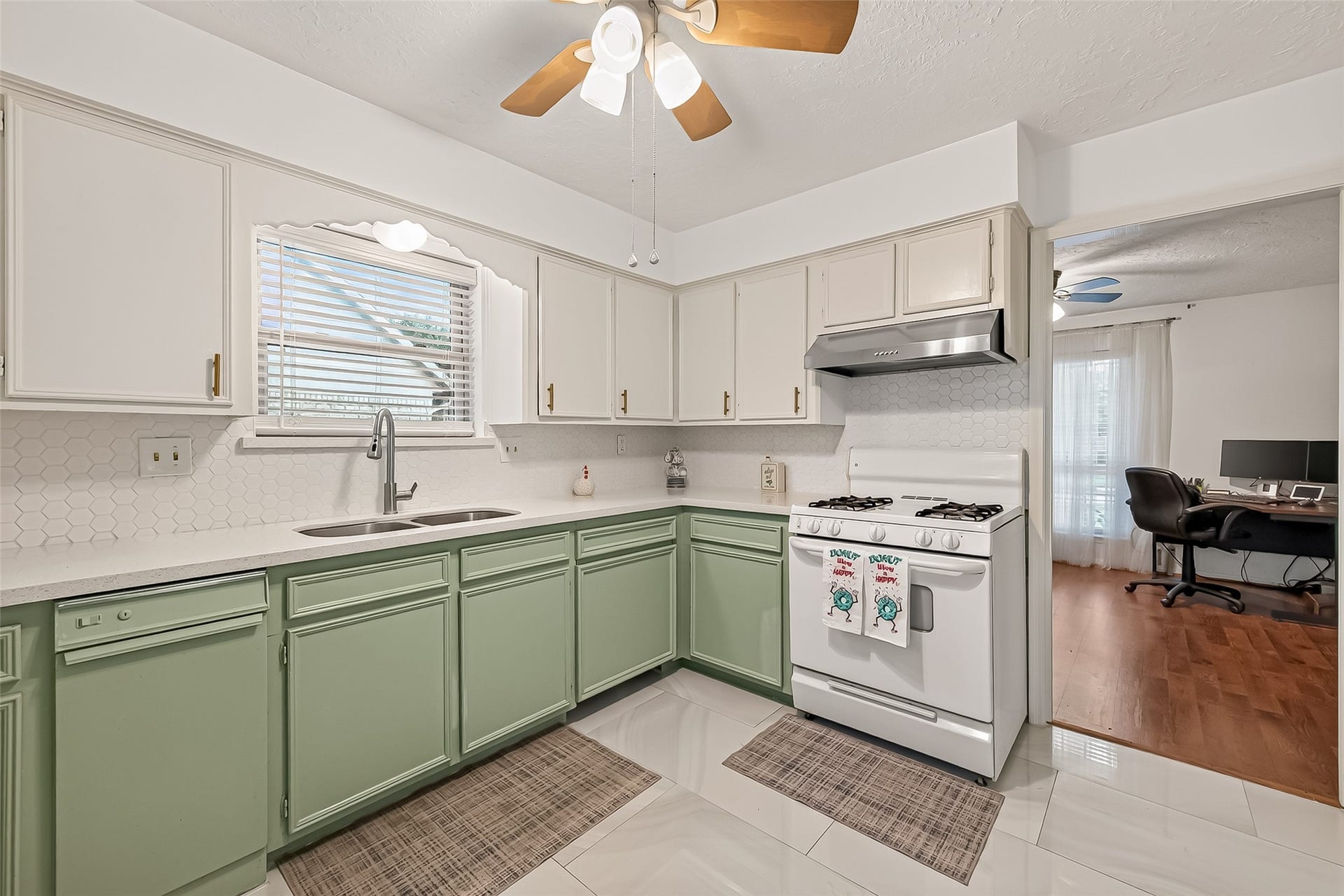 12302 Meadowdale Drive, Meadows Place, TX 77477 12302 Meadowdale Drive, Meadows Place, TX 77477