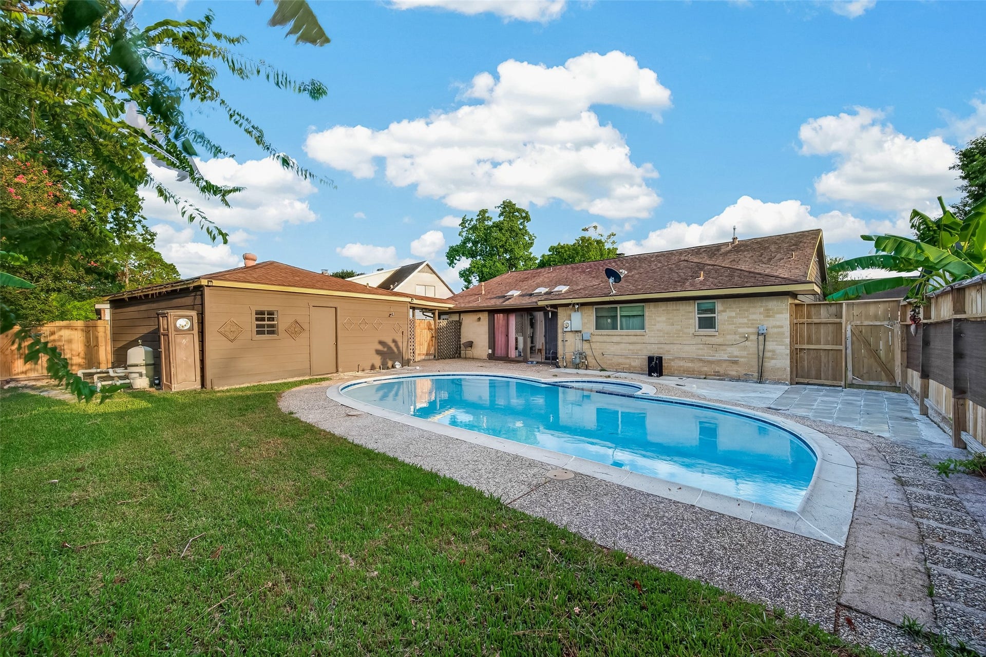 12302 Meadowdale Drive, Meadows Place, TX 77477 12302 Meadowdale Drive, Meadows Place, TX 77477