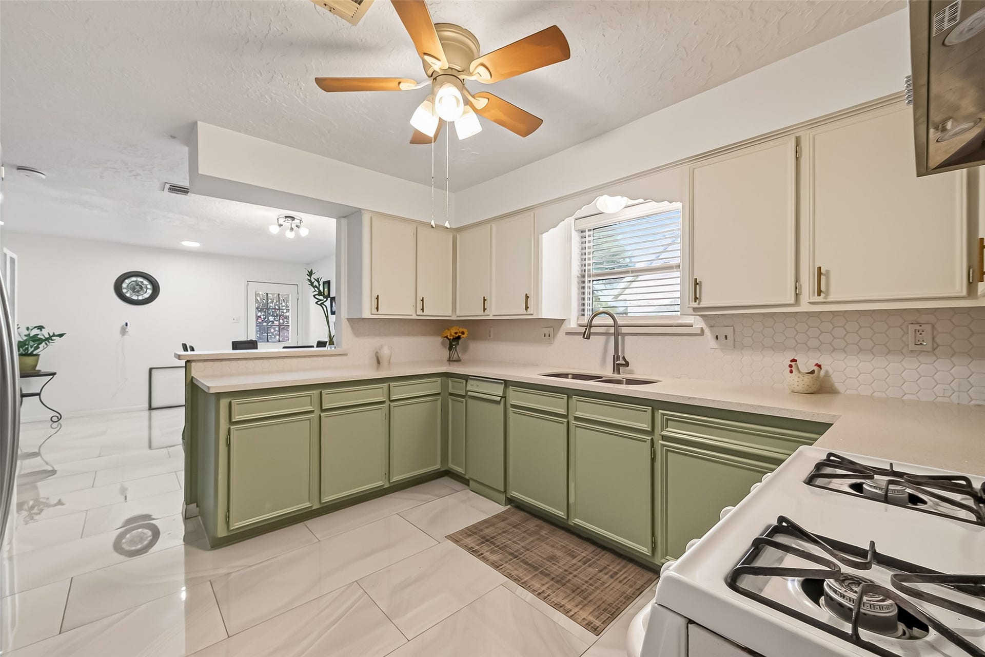 12302 Meadowdale Drive, Meadows Place, TX 77477 12302 Meadowdale Drive, Meadows Place, TX 77477