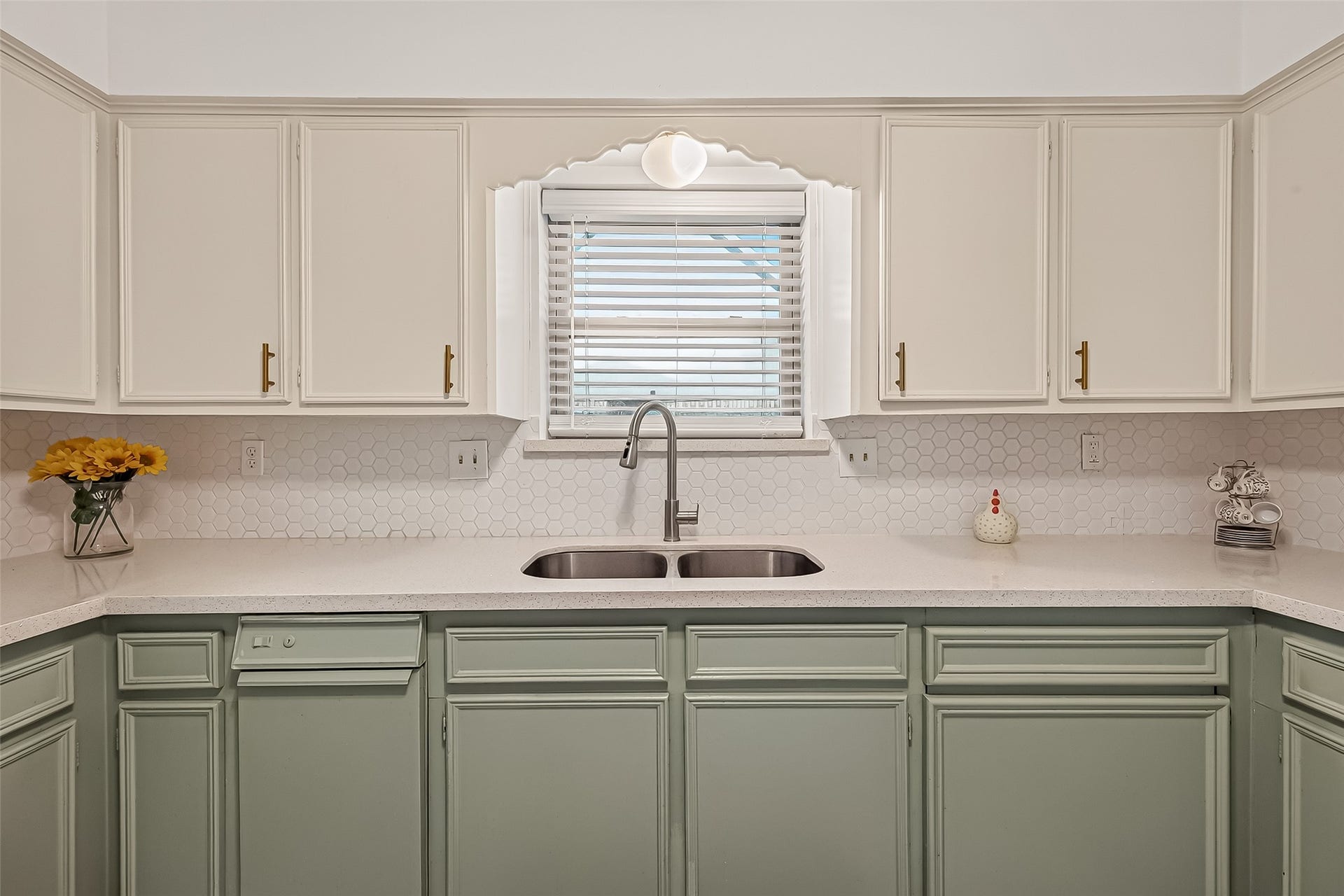 12302 Meadowdale Drive, Meadows Place, TX 77477 12302 Meadowdale Drive, Meadows Place, TX 77477