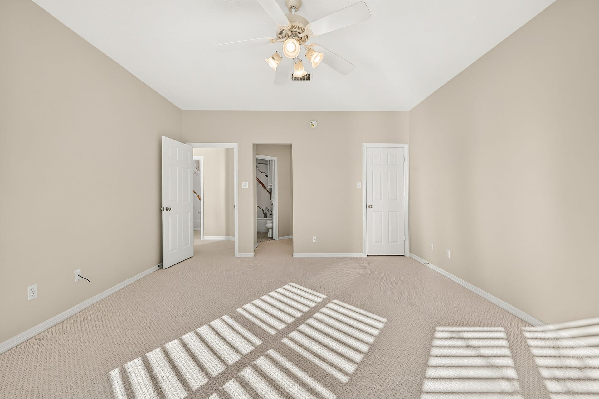 3707 Abbeywood Drive, Pearland, TX 77584