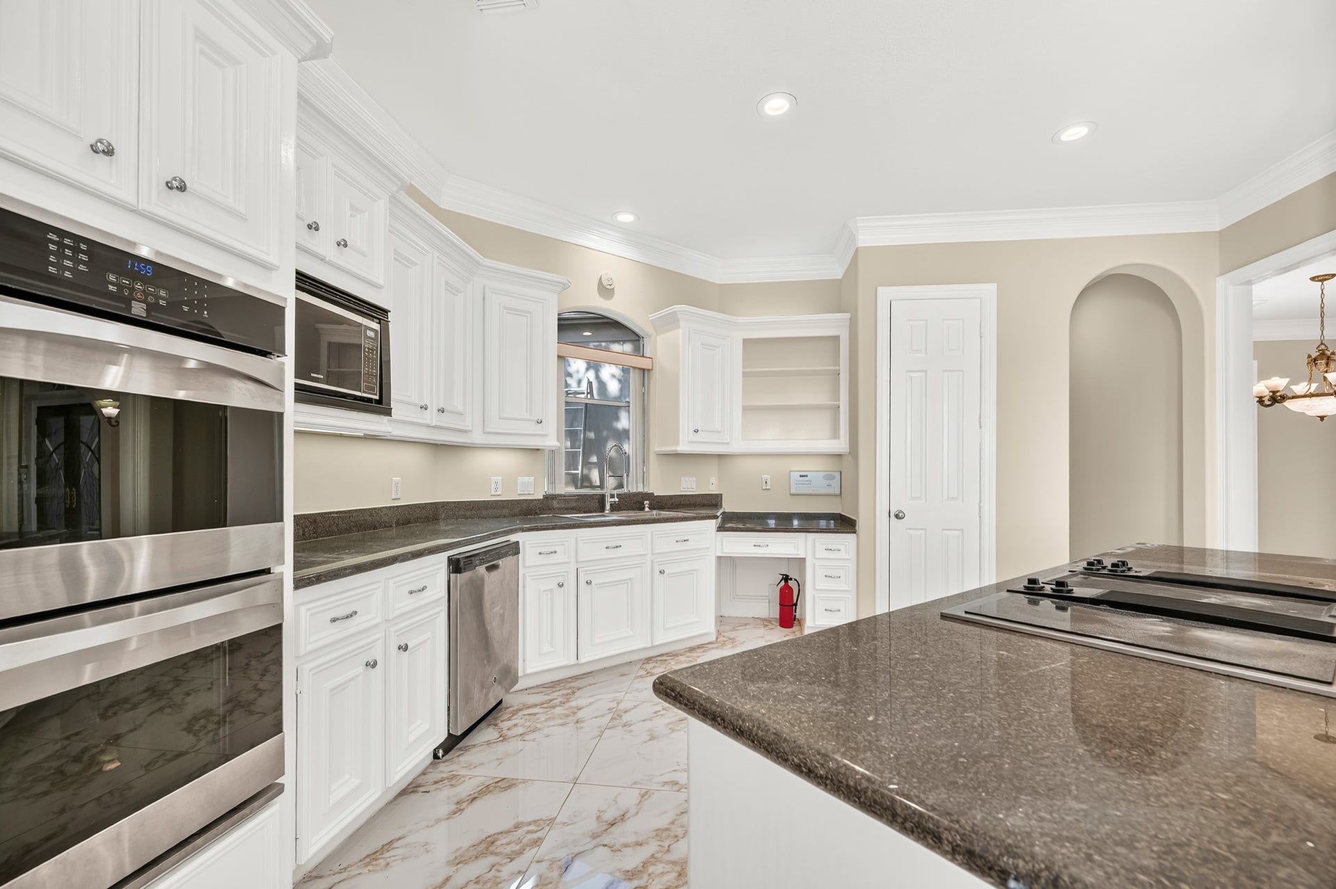 3707 Abbeywood Drive, Pearland, TX 77584